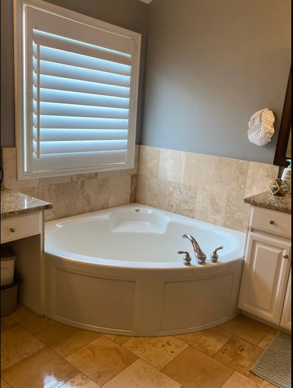 Clean bathtub and tile area